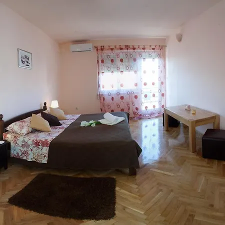 Beautiful Sandy سبليت