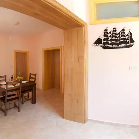 Apartment Beautiful Sandy Beach Split